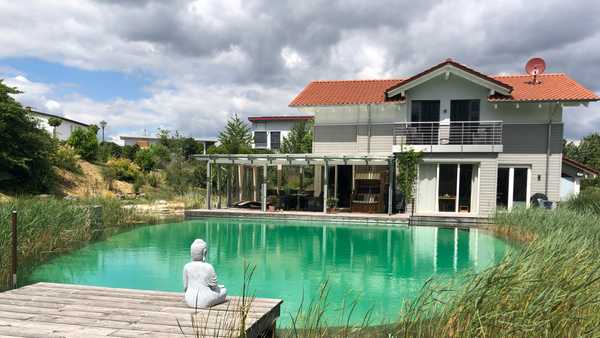 Außenanlagen mit Schwimmteich in Ahnatal